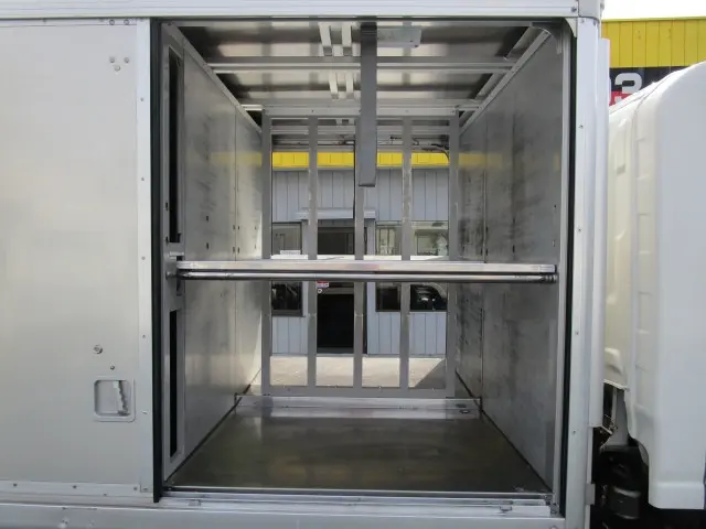 いすゞ エルフ TRG-NMR85N(2WD)の写真10