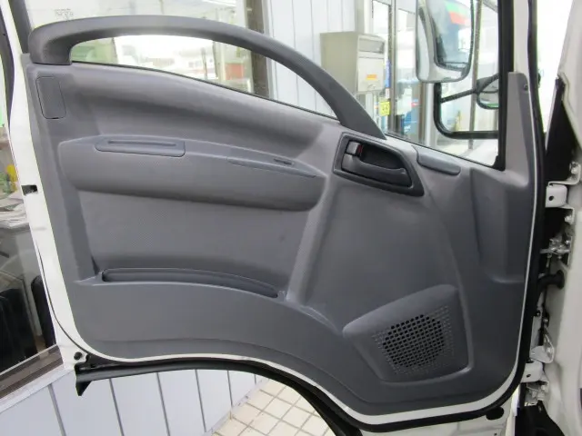 いすゞ エルフ TRG-NMR85N(2WD)の写真30