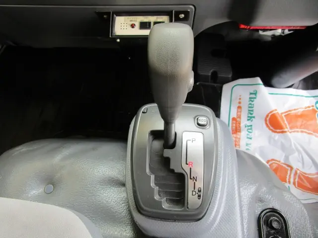 いすゞ エルフ TRG-NMR85N(2WD)の写真33