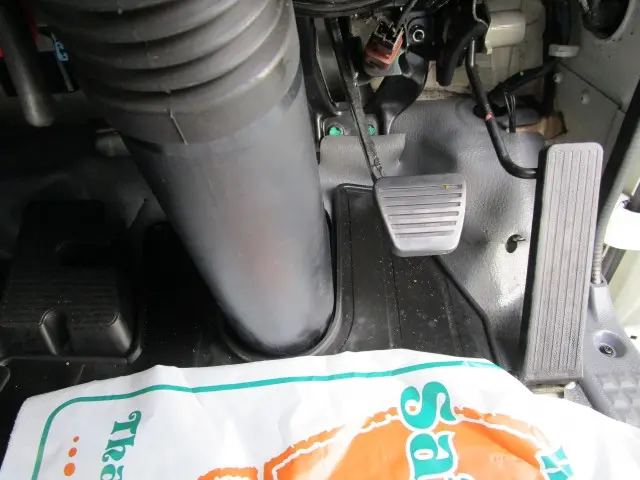 いすゞ エルフ TRG-NMR85N(2WD)の写真34