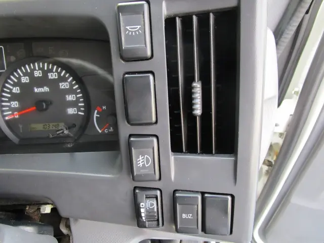 いすゞ エルフ TRG-NMR85N(2WD)の写真39
