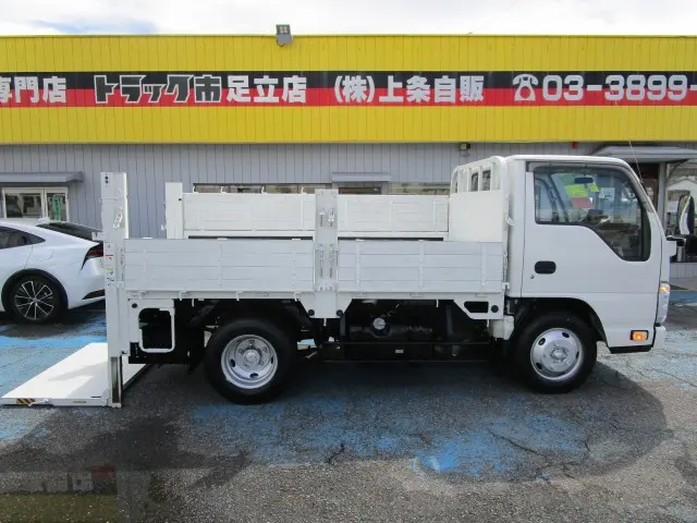 いすゞ エルフ TRG-NKR85A(2WD)の写真9
