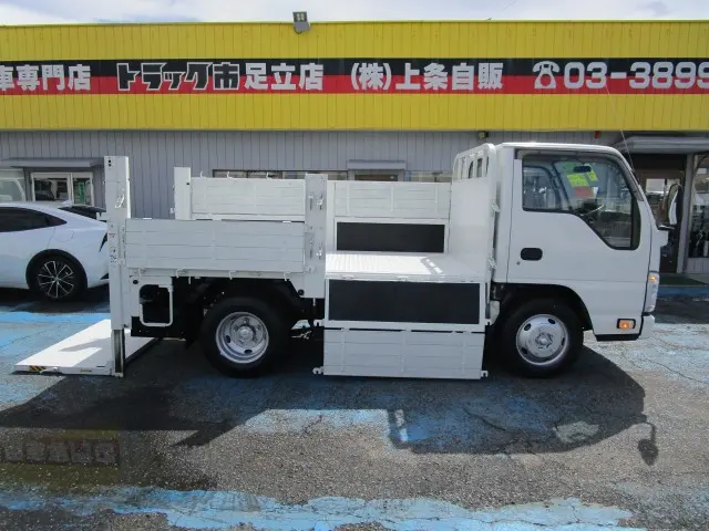 いすゞ エルフ TRG-NKR85A(2WD)の写真10