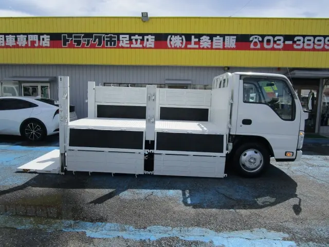 いすゞ エルフ TRG-NKR85A(2WD)の写真11