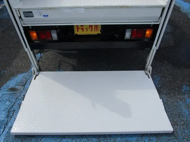 いすゞ エルフ TRG-NKR85A(2WD)の写真14