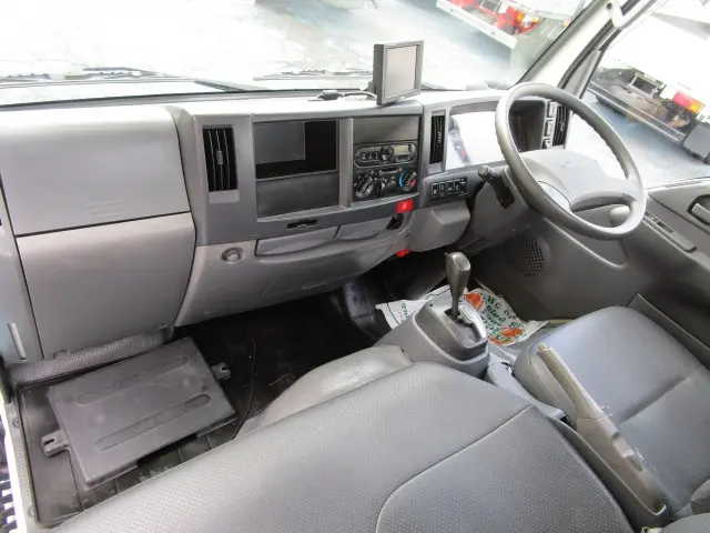 いすゞ エルフ TRG-NKR85A(2WD)の写真33