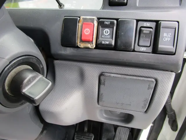 いすゞ エルフ TRG-NKR85A(2WD)の写真38