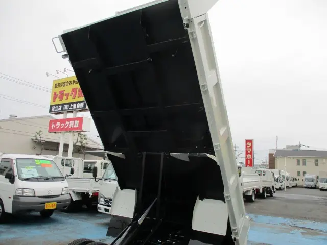 三菱 キャンター 2RG-FBA60(2WD)の写真12
