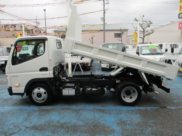 三菱 キャンター 2RG-FBA30(2WD)の写真11