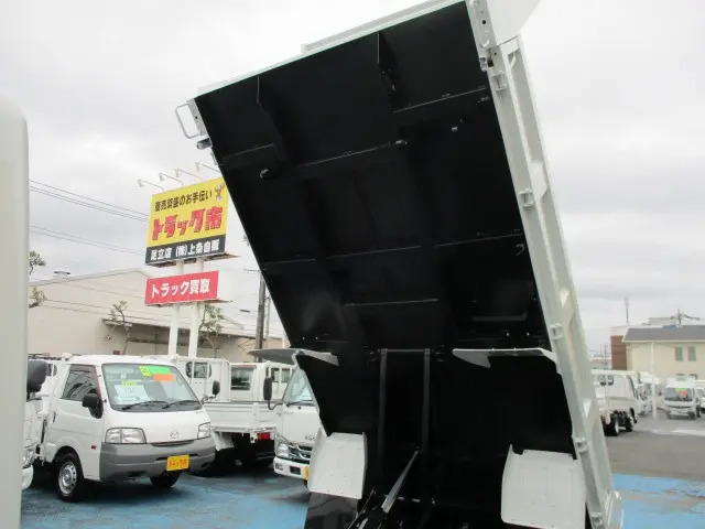 三菱 キャンター 2RG-FBA30(2WD)の写真18