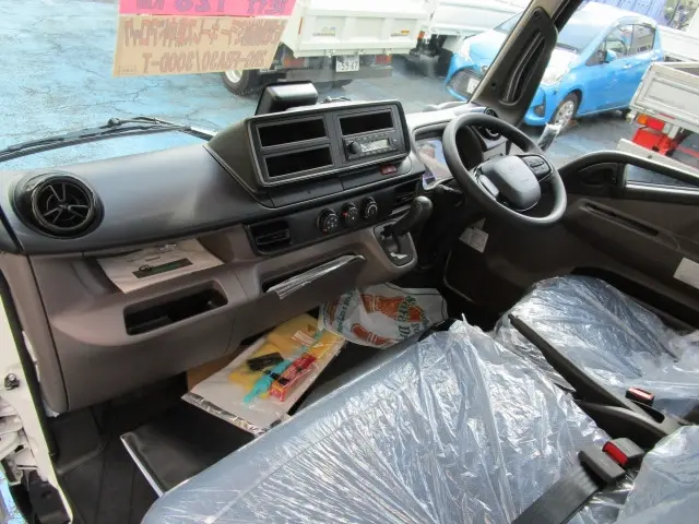 三菱 キャンター 2RG-FBA30(2WD)の写真32