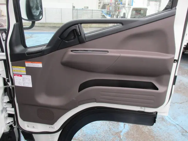 三菱 キャンター 2RG-FBA30(2WD)の写真41