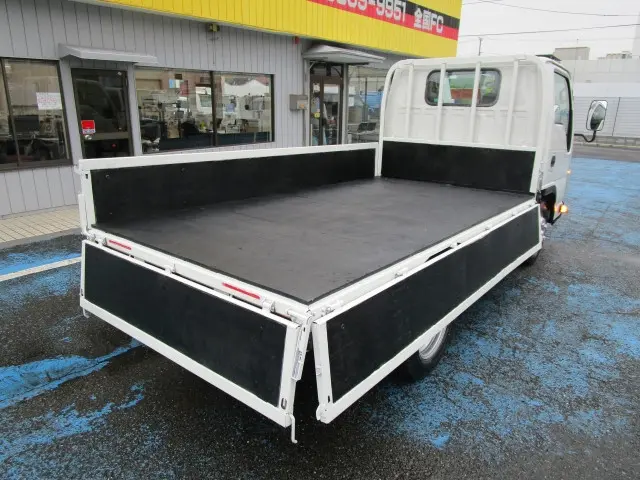 いすゞ エルフ TPG-NJR85A(2WD)の写真2
