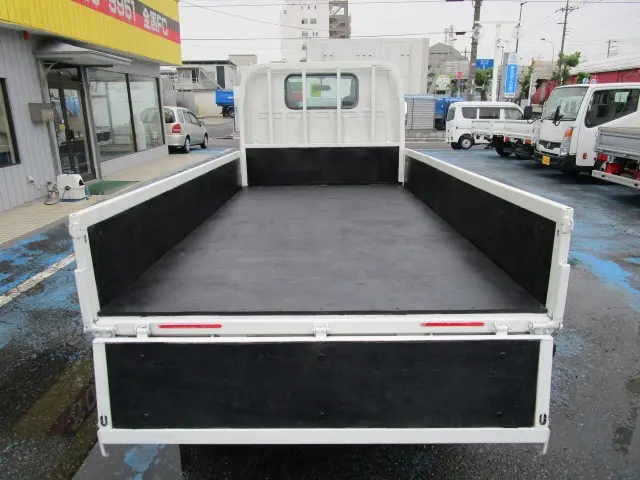 いすゞ エルフ TPG-NJR85A(2WD)の写真4