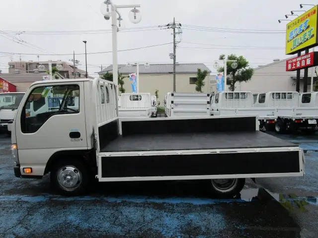 いすゞ エルフ TPG-NJR85A(2WD)の写真10