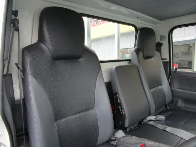 いすゞ エルフ TPG-NJR85A(2WD)の写真29