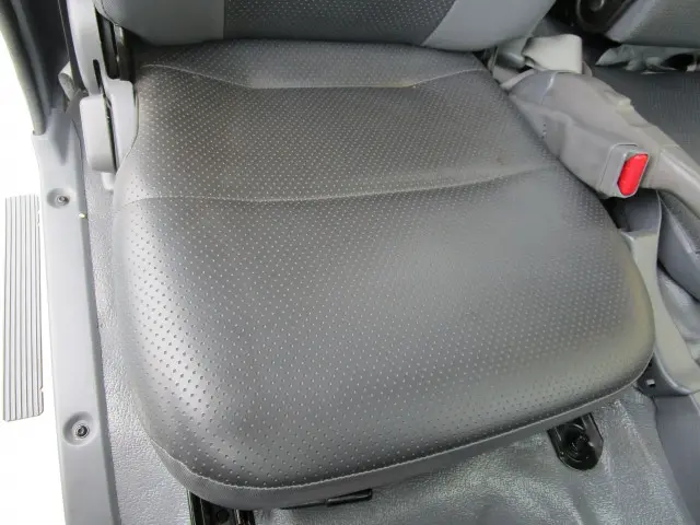いすゞ エルフ TPG-NJR85A(2WD)の写真30