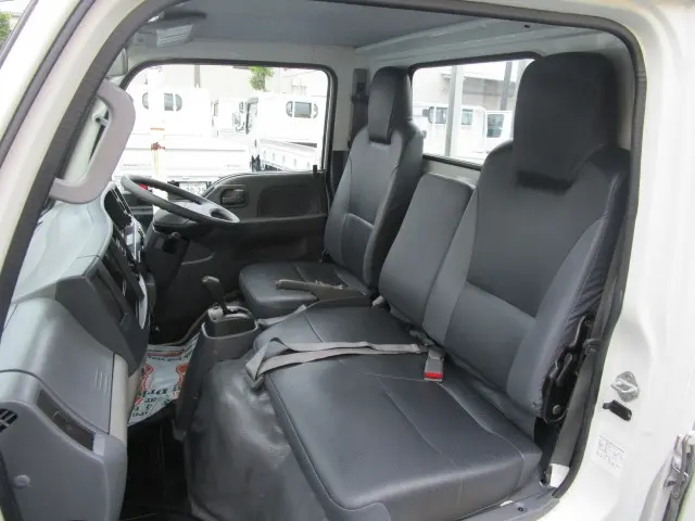 いすゞ エルフ TPG-NJR85A(2WD)の写真32
