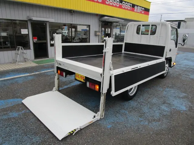 いすゞ エルフ TPG-NKR85A(2WD)の写真2
