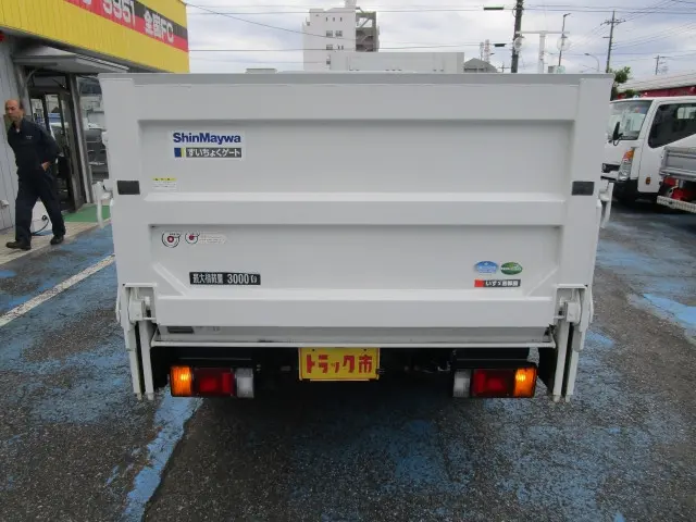 いすゞ エルフ TPG-NKR85A(2WD)の写真5