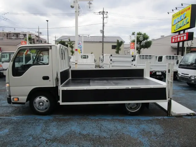 いすゞ エルフ TPG-NKR85A(2WD)の写真10