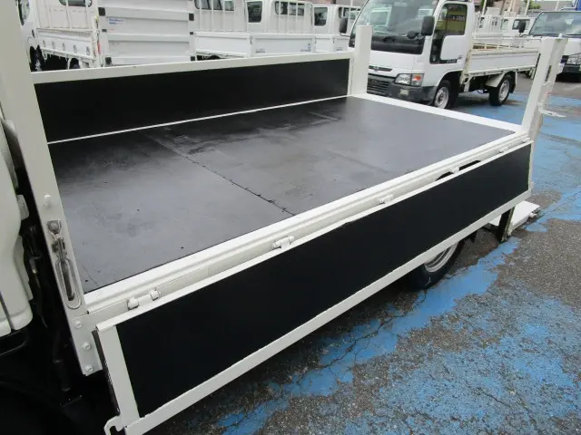 いすゞ エルフ TPG-NKR85A(2WD)の写真15