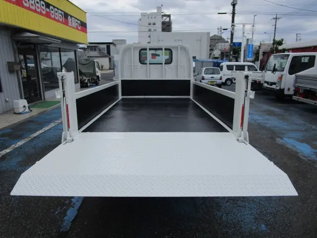 いすゞ エルフ TPG-NKR85A(2WD)の写真16
