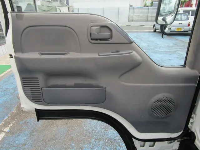 いすゞ エルフ TPG-NKR85A(2WD)の写真30