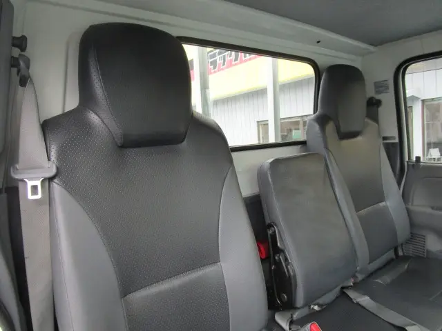 いすゞ エルフ TPG-NKR85A(2WD)の写真35