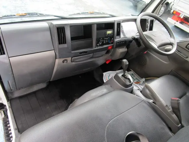 いすゞ エルフ TPG-NKR85A(2WD)の写真37