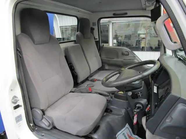 いすゞ エルフ TKG-NKR85AR(2WD)の写真6