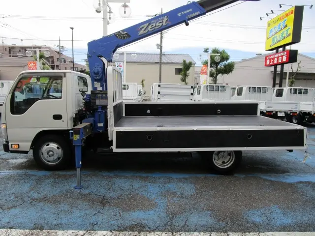 いすゞ エルフ TKG-NKR85AR(2WD)の写真11