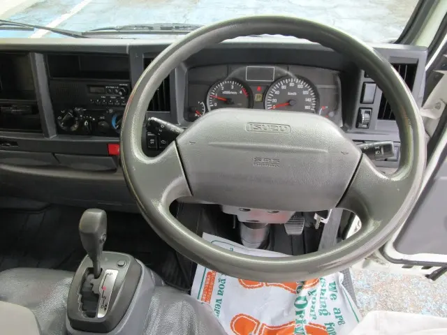 いすゞ エルフ TKG-NKR85AR(2WD)の写真31