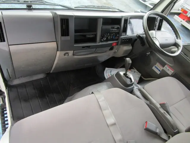 いすゞ エルフ TKG-NKR85AR(2WD)の写真37