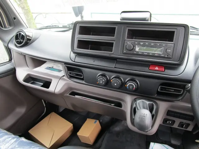 三菱 キャンター 2RG-FBA30(2WD)の写真26
