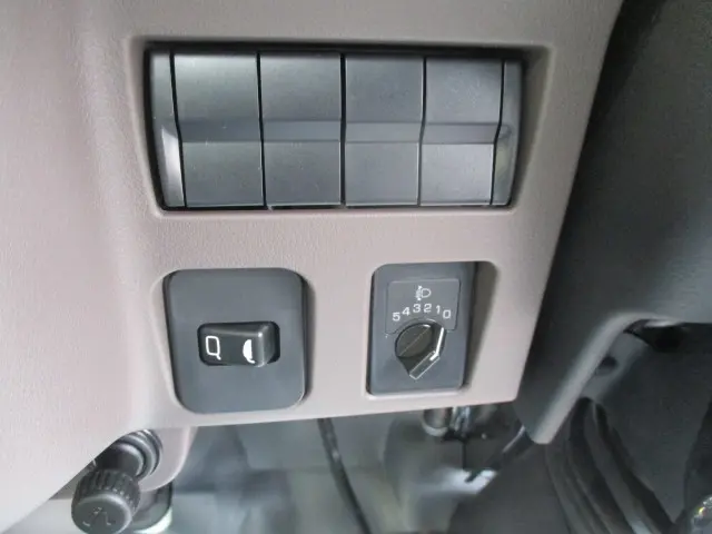 三菱 キャンター 2RG-FBA30(2WD)の写真35