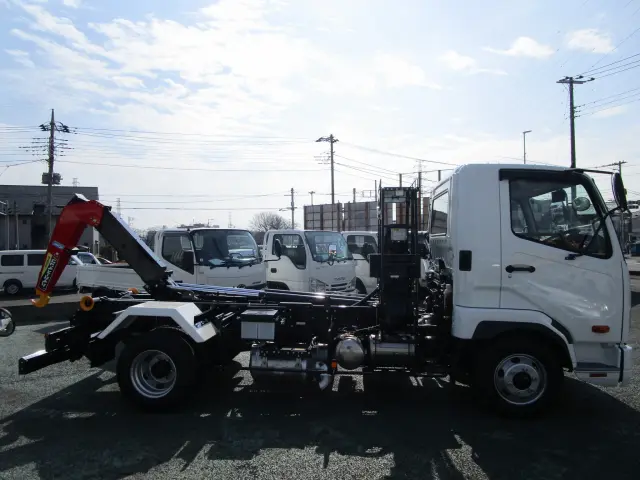 三菱 ファイター 2KG-FK72Fの写真4