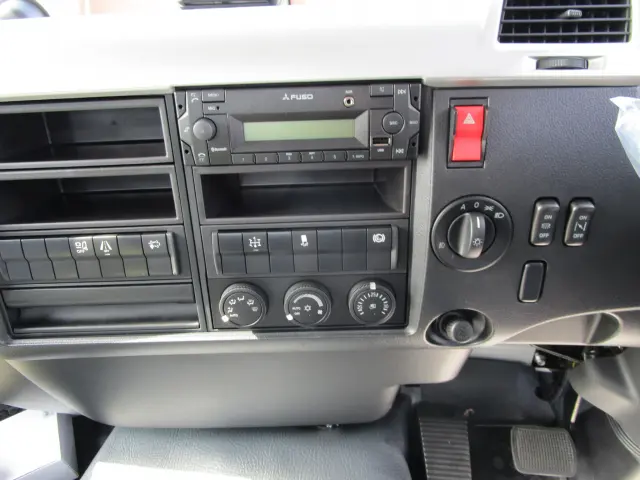 三菱 ファイター 2KG-FK72Fの写真10