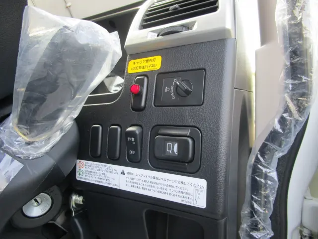 三菱 ファイター 2KG-FK72Fの写真11