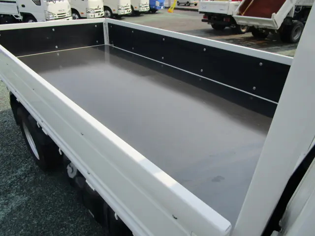 いすゞ エルフ TPG-NJR85Aの写真10