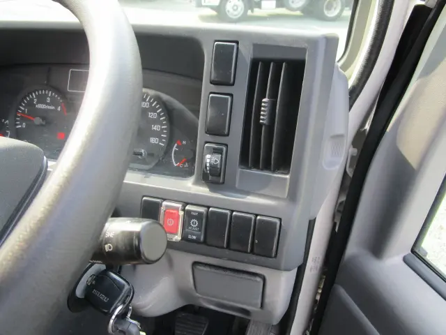 いすゞ エルフ TPG-NJR85Aの写真15