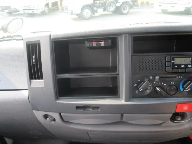 いすゞ エルフ TPG-NJR85Aの写真16