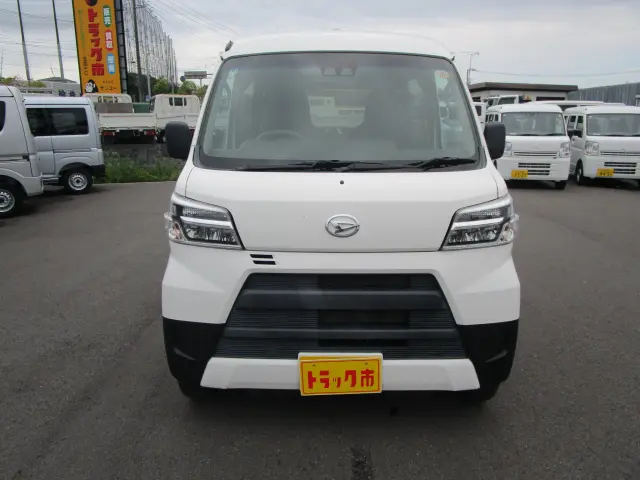 ダイハツ ハイゼットバン 3BD-S331V(4WD)の写真2