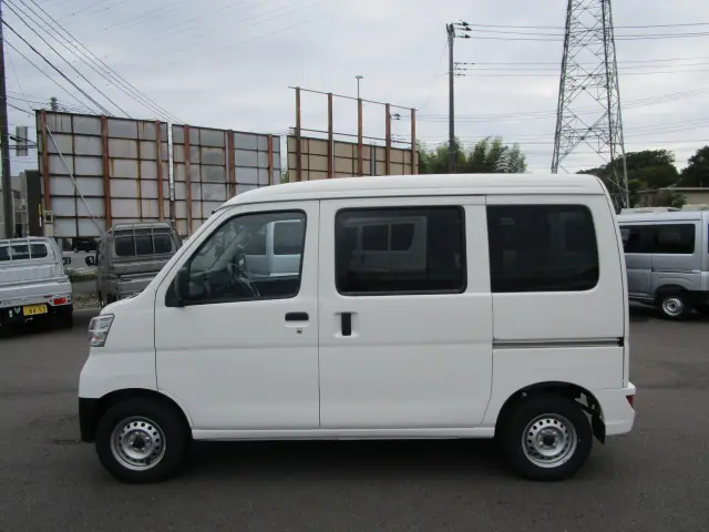 ダイハツ ハイゼットバン 3BD-S331V(4WD)の写真4