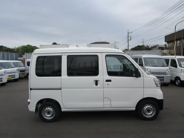 ダイハツ ハイゼットバン 3BD-S331V(4WD)の写真5
