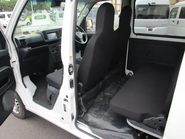 ダイハツ ハイゼットバン 3BD-S331V(4WD)の写真14