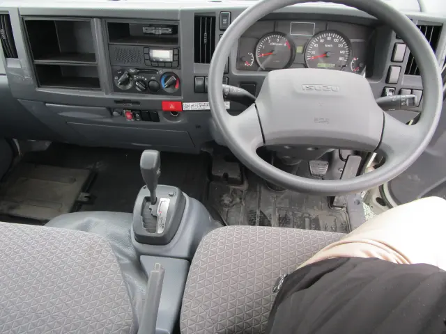 いすゞ エルフ TPG-NLR85ARの写真13