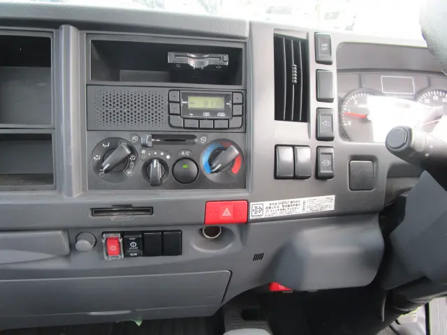 いすゞ エルフ TPG-NLR85ARの写真14