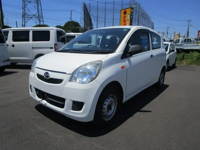 ダイハツ ミラバン HBD-L275Vの写真1