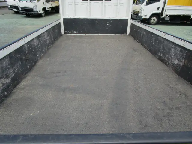 いすゞ エルフ TRG-NJR85Aの写真9